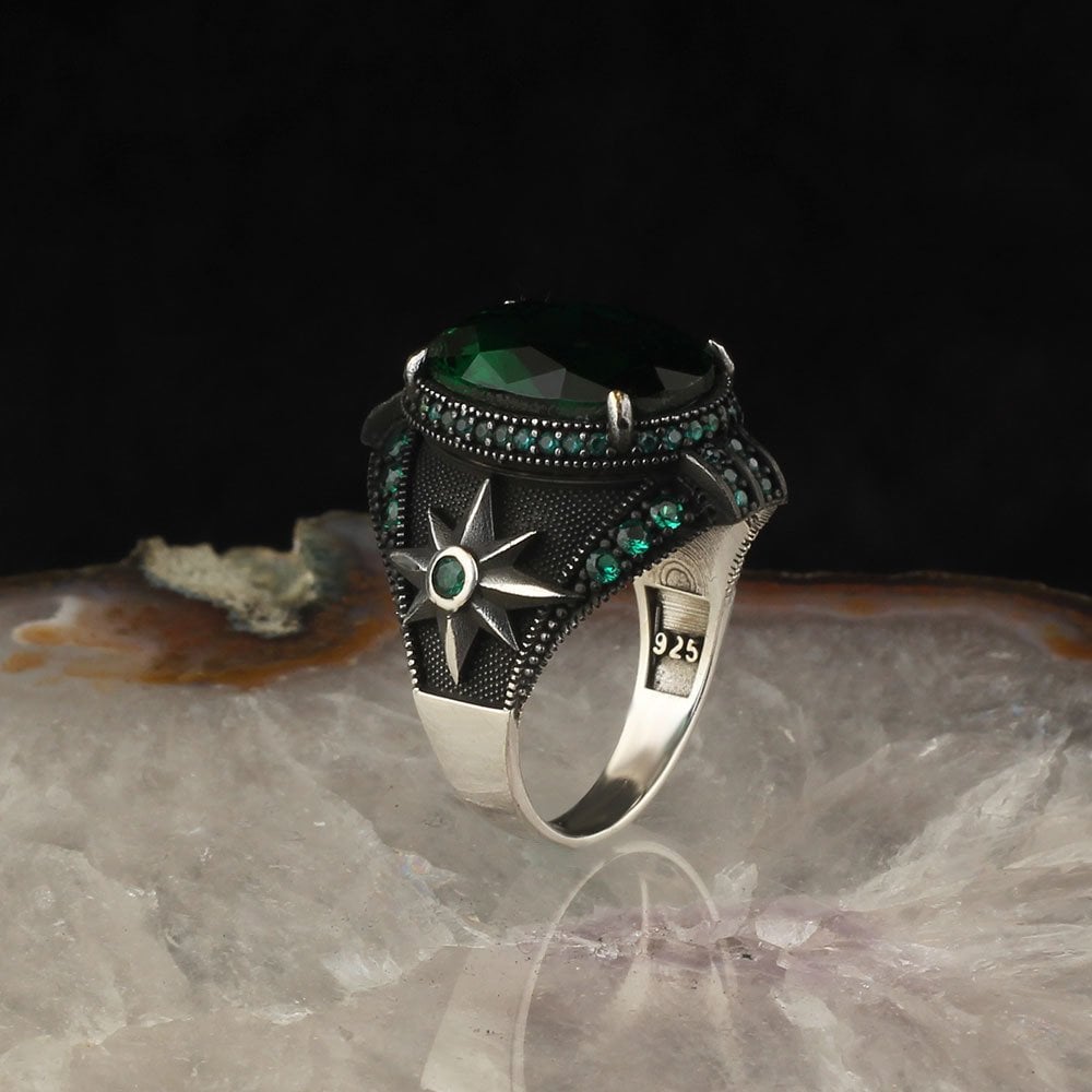 Tesbihevim | Men's Silver Ring with Green Zircon Stone - TryAladdin