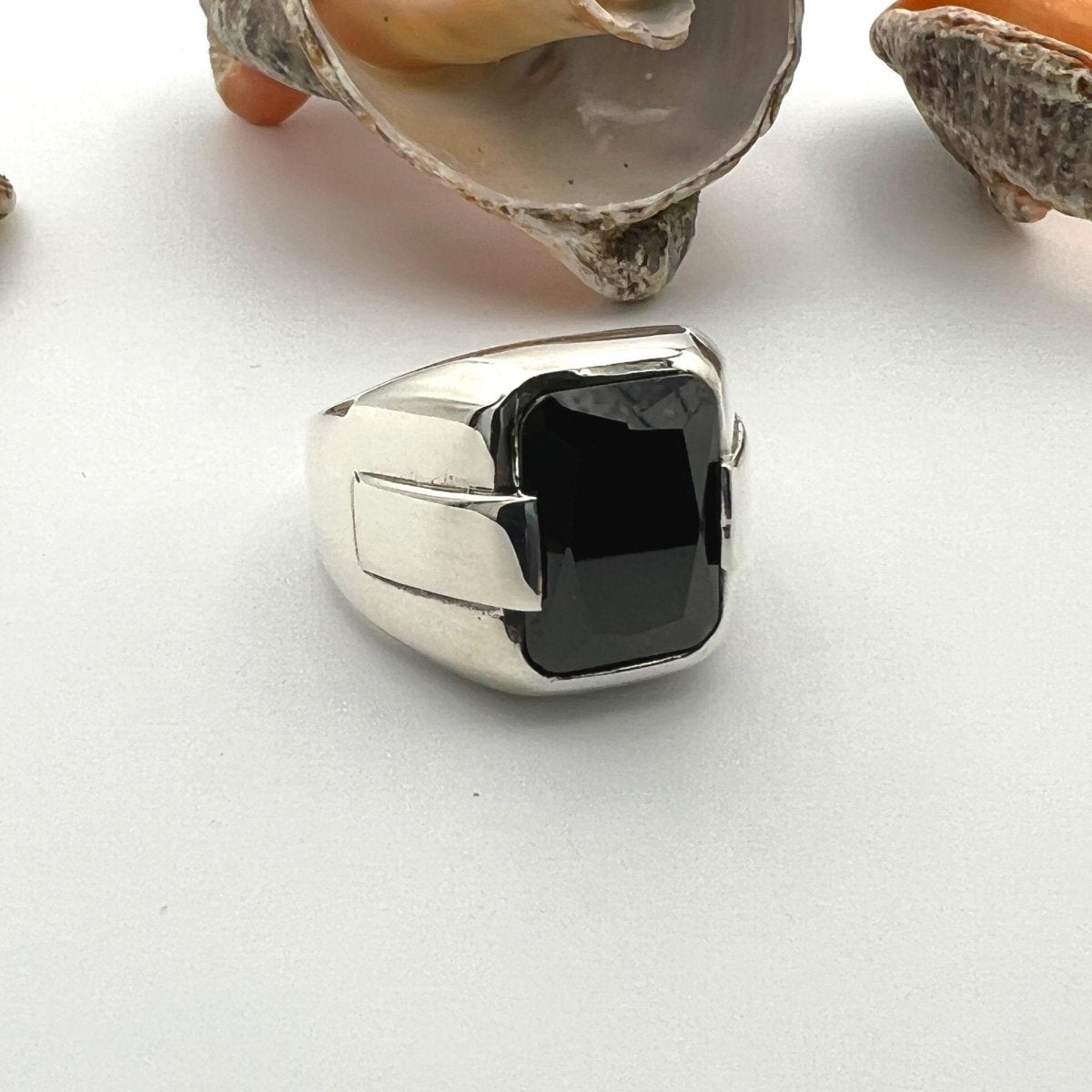 Black Onyx Men's Silver Ring - TryAladdin