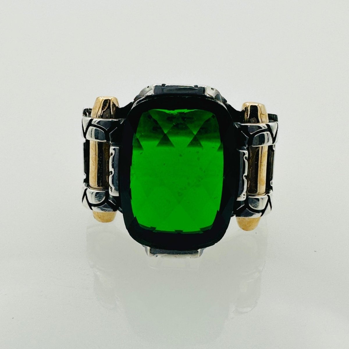 Emerald Silver Handmade Men's Ring - TryAladdin