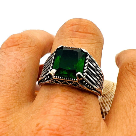 Green Emerald Square Men’s Ring - TryAladdin