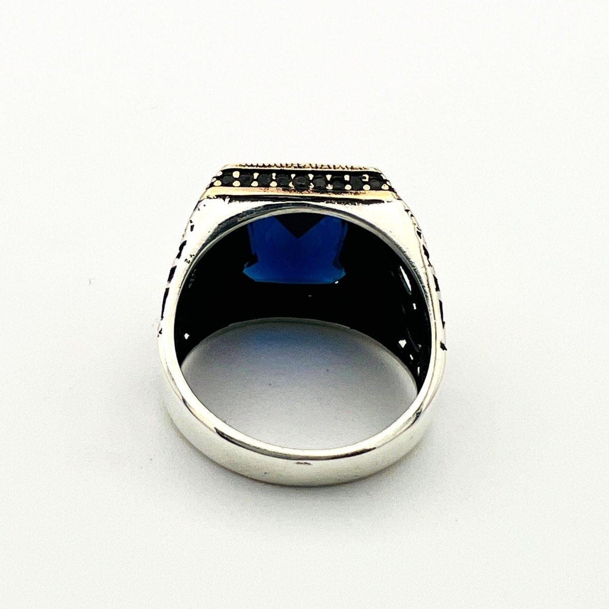 Handcrafted Men's Blue Sapphire Stone Ring - TryAladdin