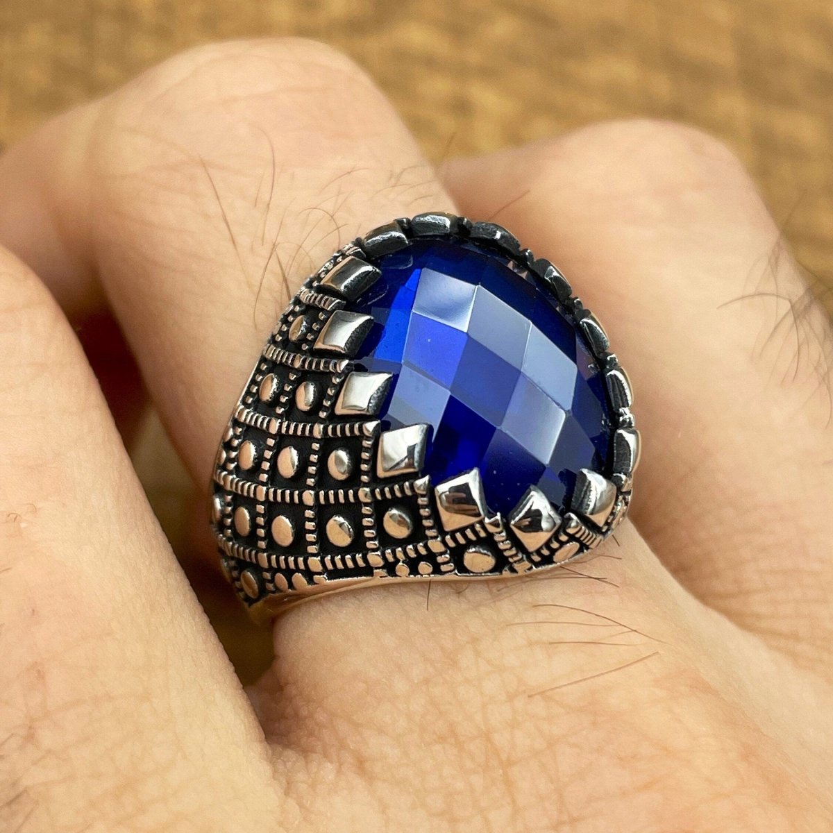 Handmade Men's Oval Blue Zircon Silver Ring - TryAladdin