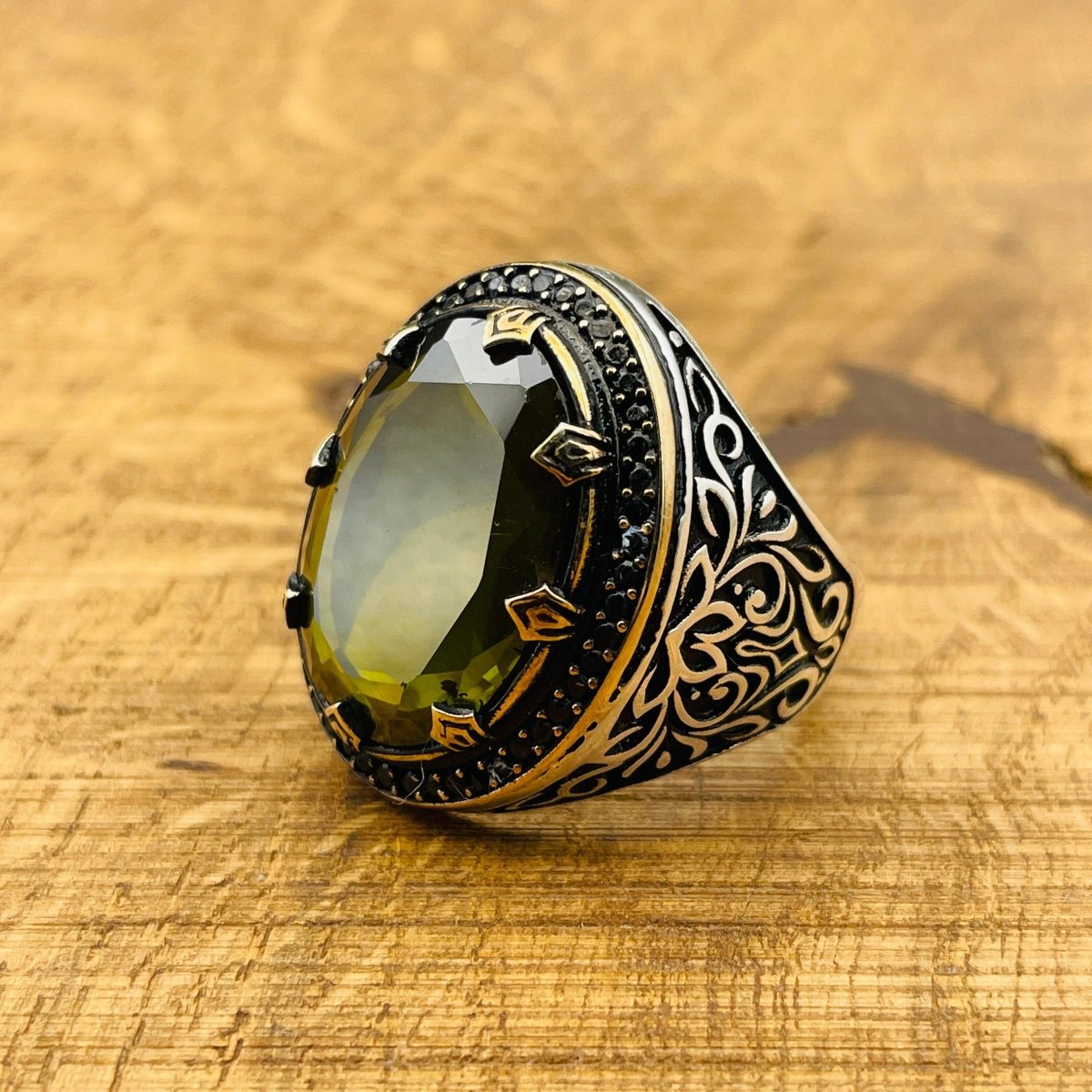 Men's Green Peridot Oval Ring - TryAladdin