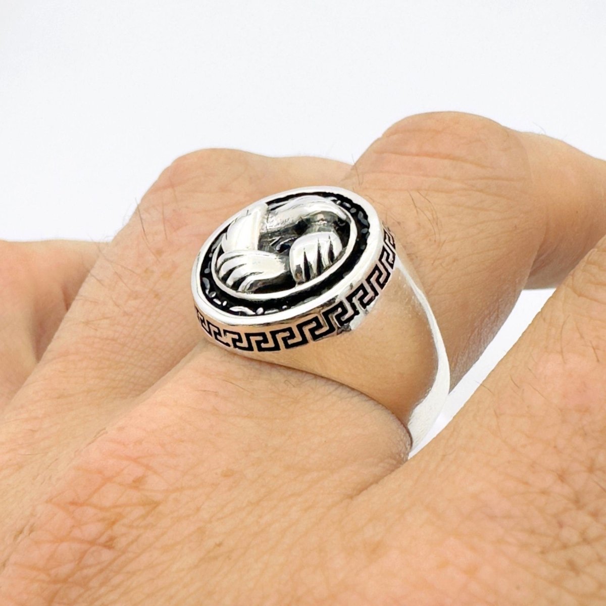 Men's Hands Design Silver Ring - TryAladdin