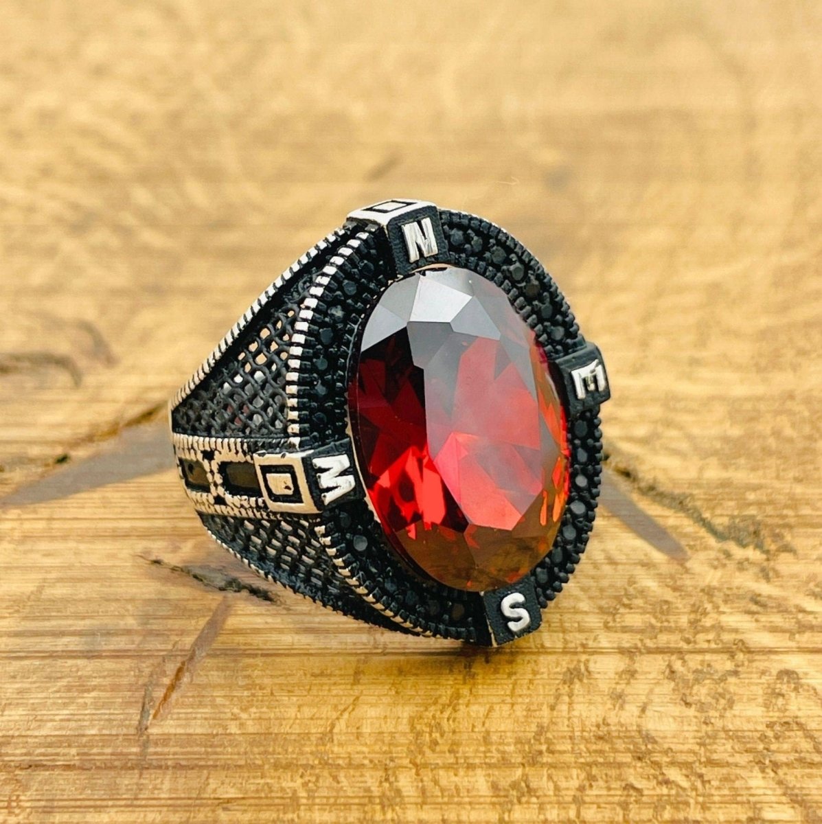 Men's Ruby Compass Silver Ring - TryAladdin