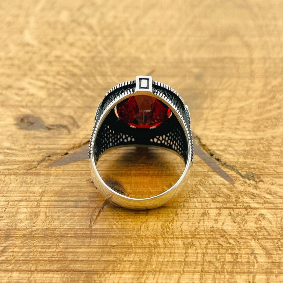 Men's Ruby Compass Silver Ring - TryAladdin