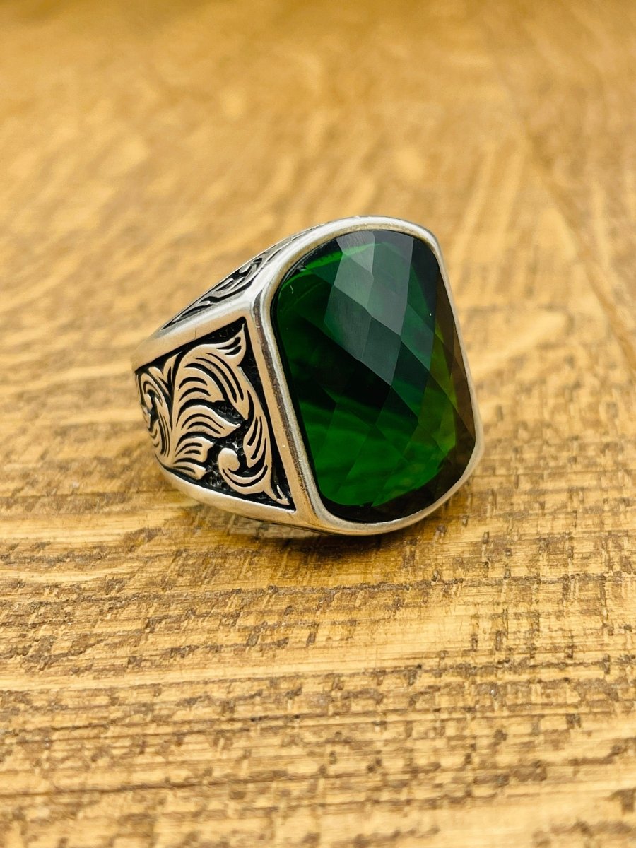 Men's Silver Ring with Green Zircon Stone - TryAladdin