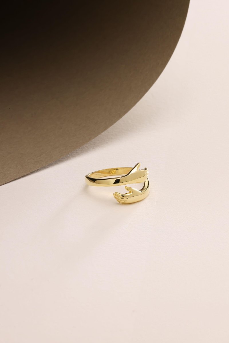 Nereze | Gold Plated Wrapped Hands Adjustable Size Ring - TryAladdin