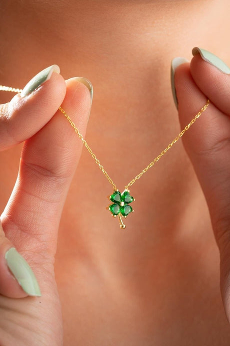 Nereze | Gold Plated Green Stone Clover Necklace - TryAladdin