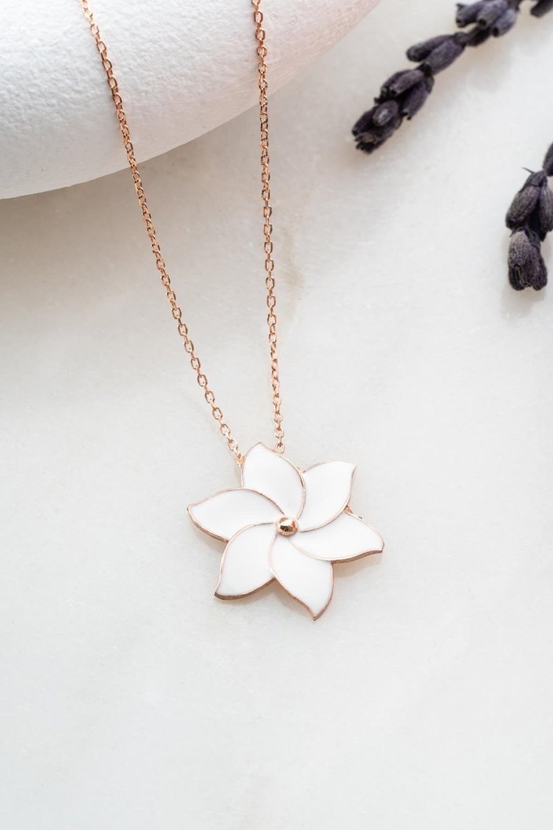 Nereze | White Enameled Wind Rose Necklace - TryAladdin