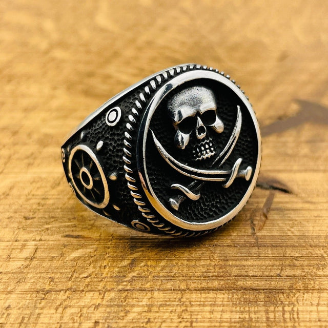 Pirate Skull Silver Ring - TryAladdin