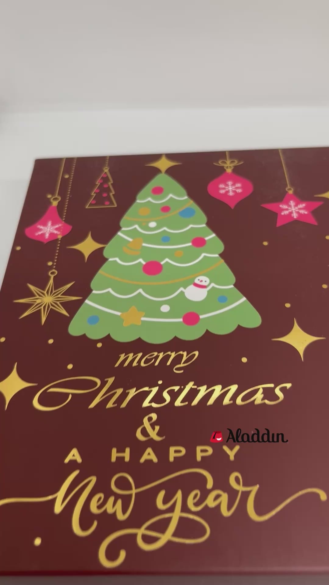 Ema chokolademælk og hvide chokoladetrøfler med jordbærfyld - Glædelig jul æske - 250g