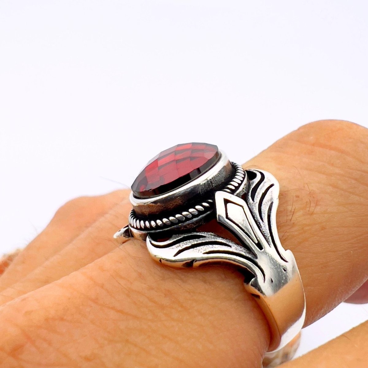 Unisex Red Zircon Stone Silver Ring - TryAladdin