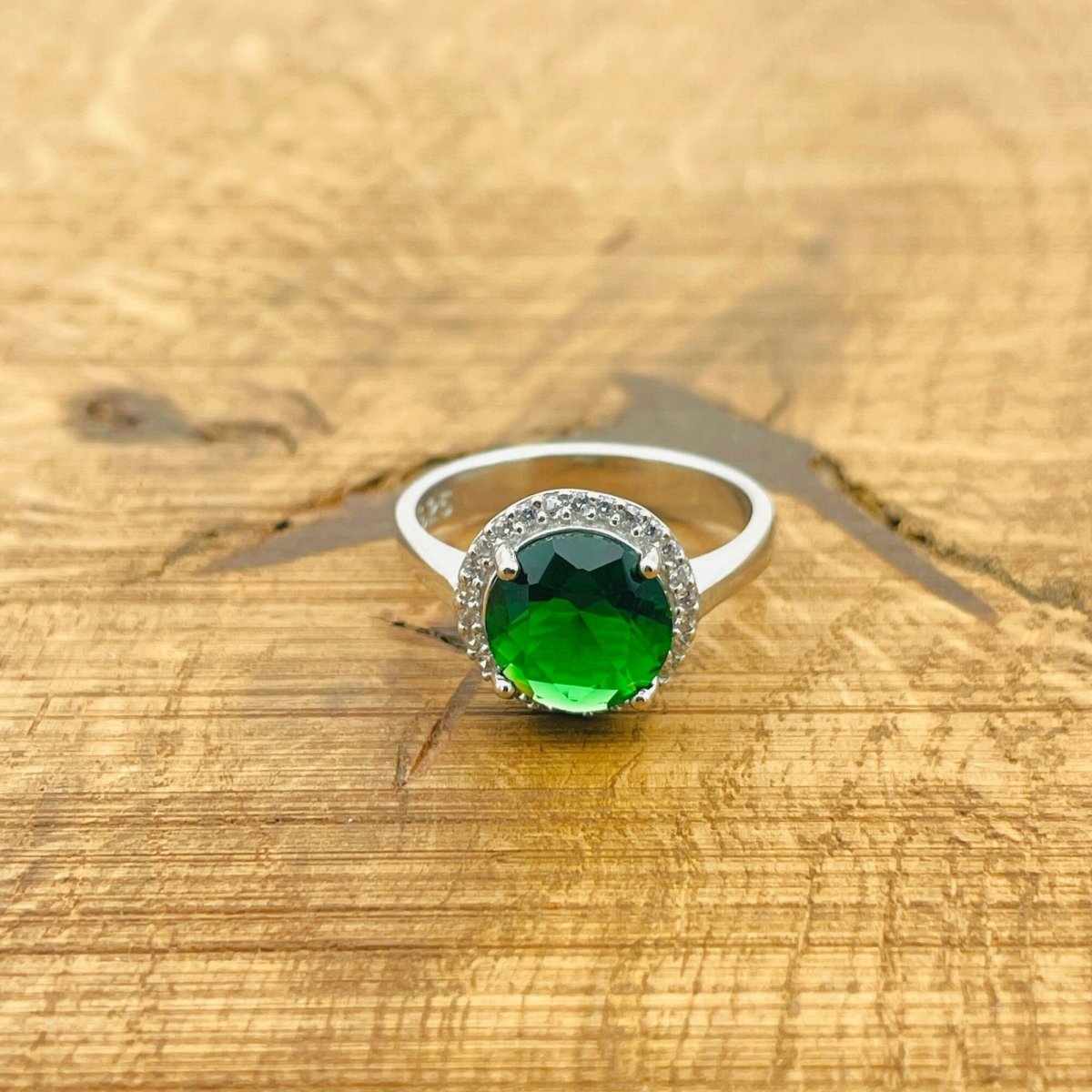 Women's Emerald Silver Ring - TryAladdin